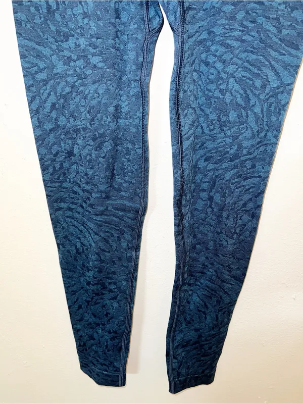 Gymshark Multi Blue Patterned Seamless High Rise Workout Leggings - Image 3