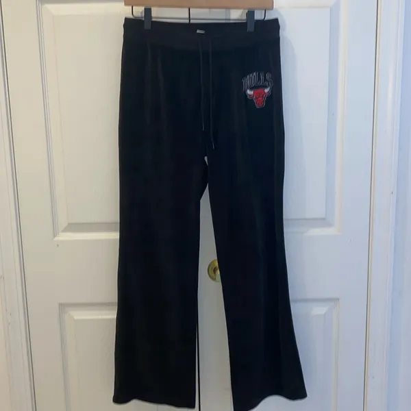 Vintage Y2K NBA Chicago Bulls Basketball Black Velour Lounge Pants Size Medium - Image 5