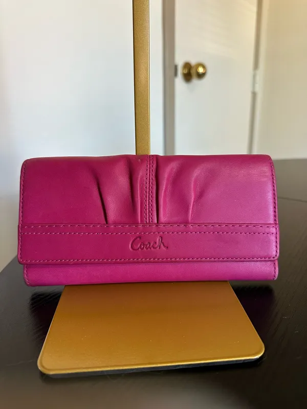 Vintage Y2K Coach Soho Pleated Trifold Wallet pink - Image 5