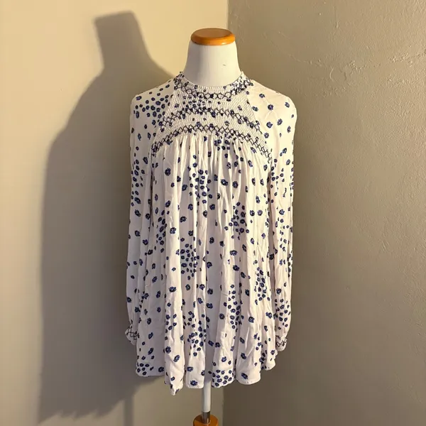 Free People Flowers in Her Hair Tunic Blue Floral Smocked Long Sleeve Top Small - Image 2