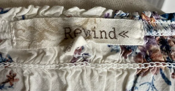 REWIND-CREAM COLOR FLORAL SMOCKED TOP-WOMENS SIZE SMALL Gorgeous top, fro t and back smocking, women’s size small, excellent condition Measurements: Bust: armpit to armpit 14-18 inches Length: shoulder seam to bottom 17 inches - Image 8