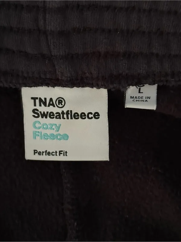 Aritzia Tna Cozy Fleece Perfect Sweatpant in Black - Image 4