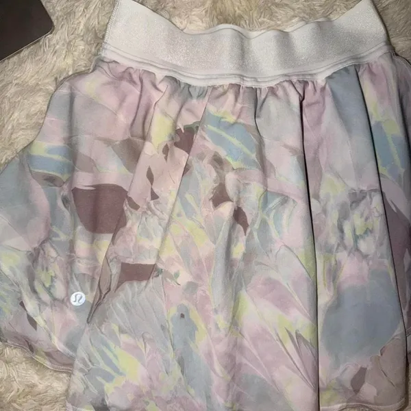Lululemon Court Rival‎ HR Skirt Size 2 Nouveau Marble NWOT - Image 2