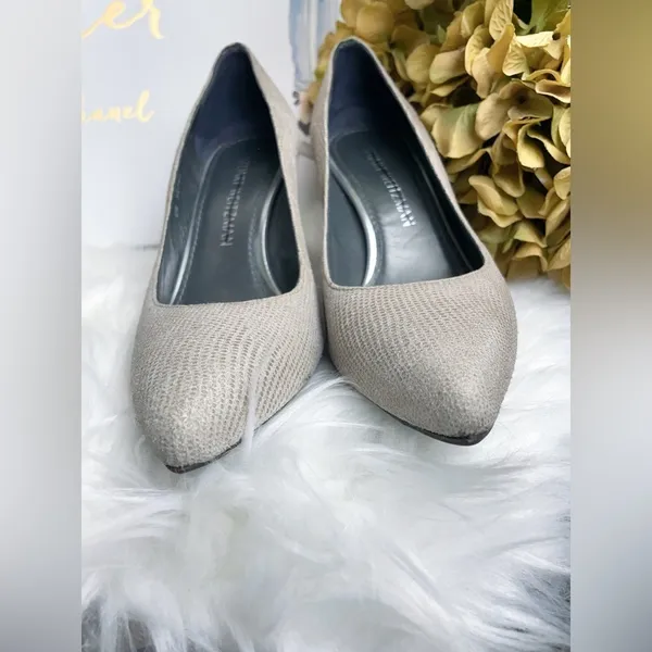 Stuart Weitzman Casual Beige Textured Block Heel Pumps Pointed Toe Women's Shoes - Image 4