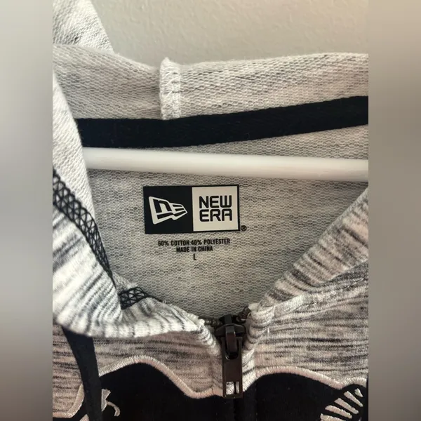 BNWOT Women’s Pittsburgh Penguins Zip-Up Hoodie - Image 3