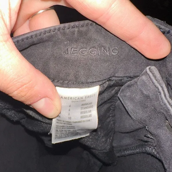 American Eagle black distressed stretchy normcore 6 jeggings - Image 2