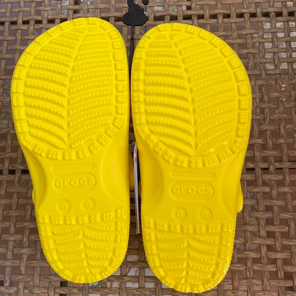 Crocs Lemon Classic Clog - Image 3