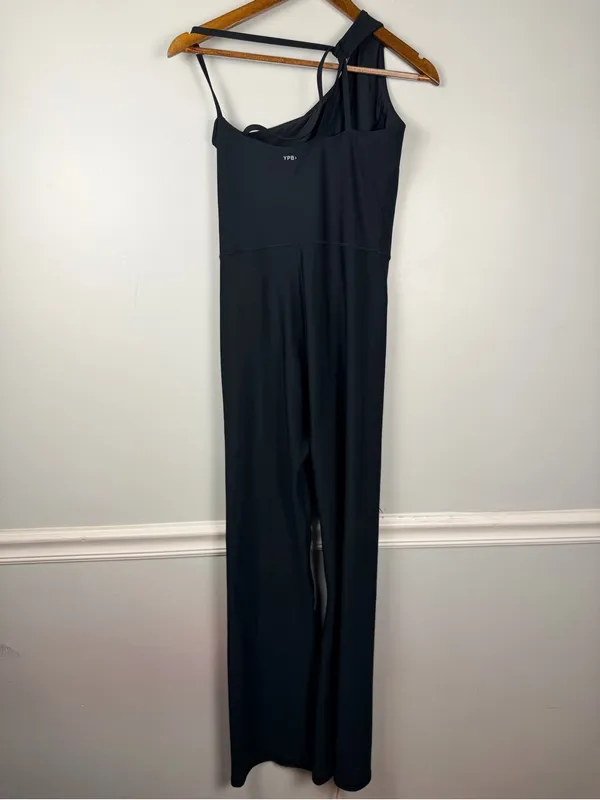 Abercrombie YPB SculptLUX One Shoulder Athletic Jumpsuit in Black - medium - Image 4