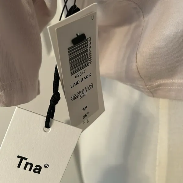 Cute Brand new with Tags Aritzia TNA Light Pink Super Cropped Tee - Image 5