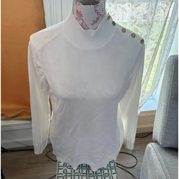 Calvin Klein White Mock Neck‎ Button Shoulder Sweater SZ M Classic Preppy - Image 2