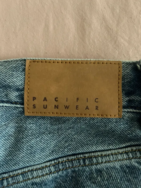 Vintage Loose Cropped Jeans - Image 3