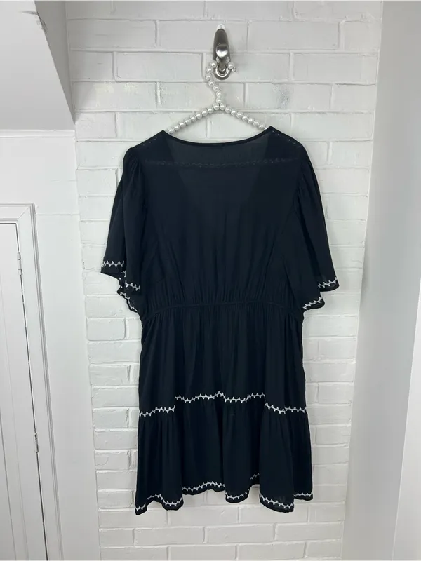 Old Navy Black Embroidered Stitched Casual Summer Dress Size XL - Image 7
