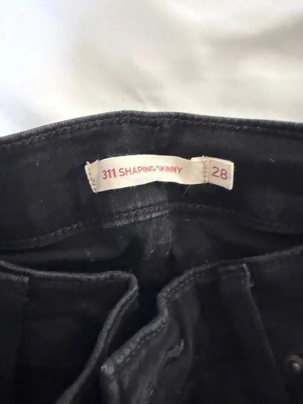 Levi’s Shaping Skinny Jeans - Image 3