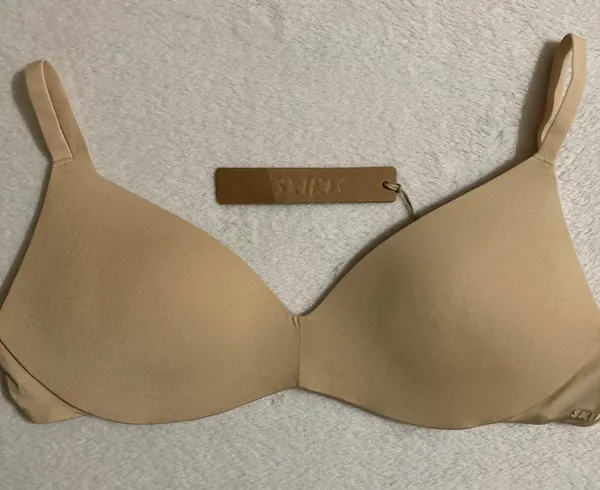 SKIMS Wireless Push Up Bra 32B - Image 2