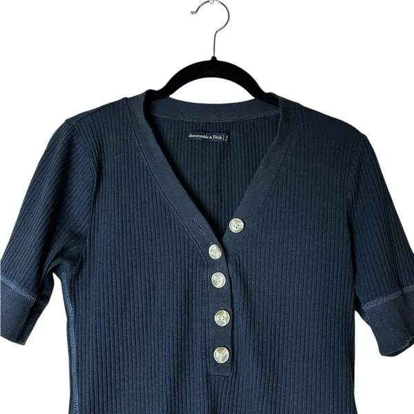 Abercrombie & Fitch Ribbed Henley Shirt Half Sleeve Y2K Preppy Casual Bella Swan - Image 2