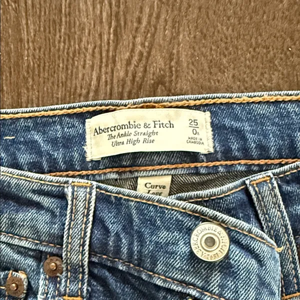 Abercrombie & Fitch Ankle Striaght Jeans - Image 2