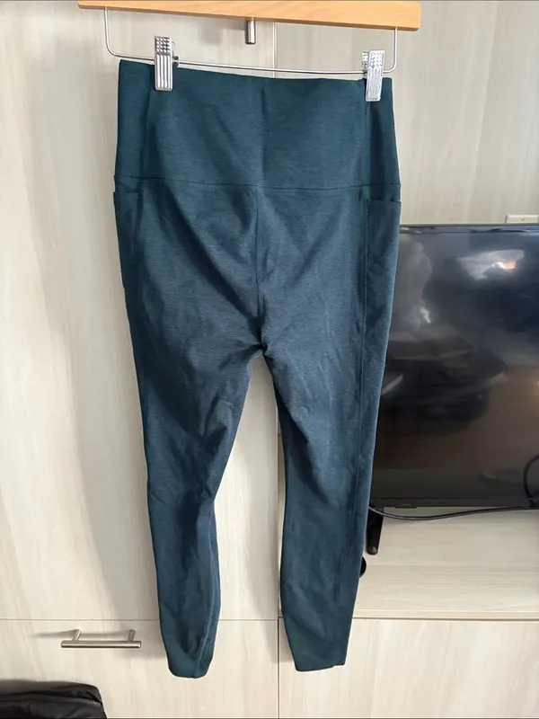 vuori | Zip-Front Legging - Image 10