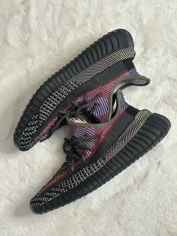 Yeezy 350 Boost V2 Adidas Sneakers Size 9 Men’s - Image 4