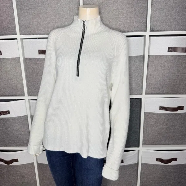 UNBRANDED Super Soft 1/4 Zip Sweater Size Medium White - Image 9