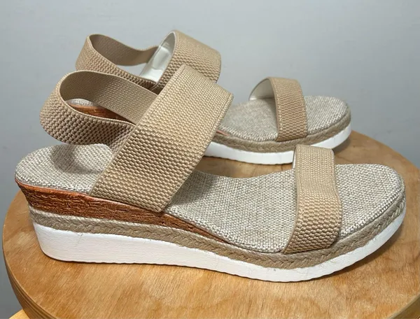 Summer comfortable women's shoes.Size 8. $20. Tan - Image 2
