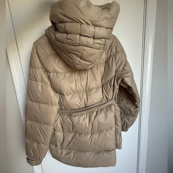 Women’s light brown beige puffer jacket with belt size small - Image 7