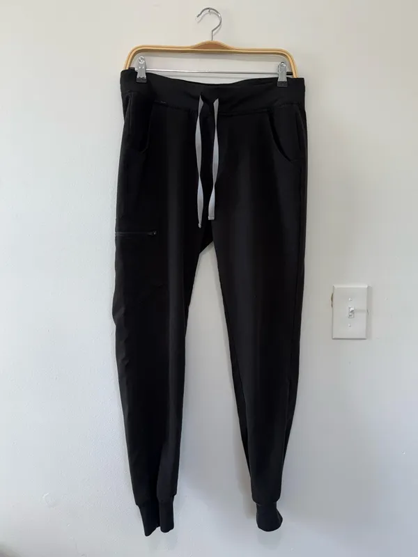 Figs Zamora Jogger Scrub Pant in Small - Image 3