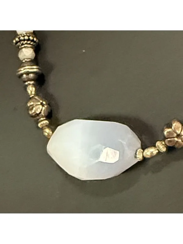 Vintage ice blue agate stone necklace with silver tone beads - Image 4