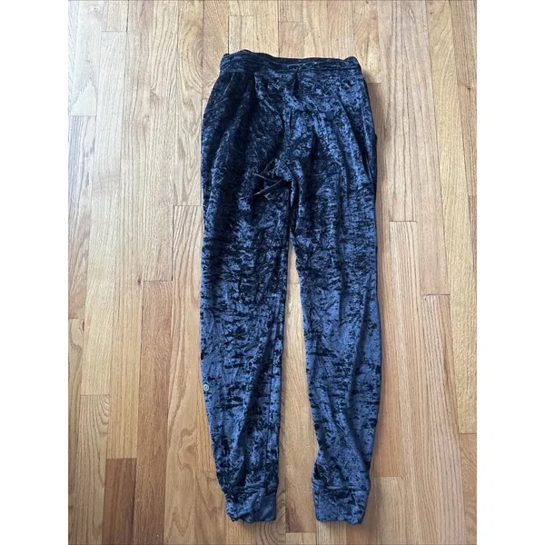 Lululemon size 4 pants Ready To Crush Women High Rise Jogger Velour‎ comfort - Image 2