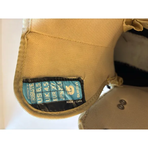 Burton Tribute womens sz 6.5 snow board ski boots - Image 9
