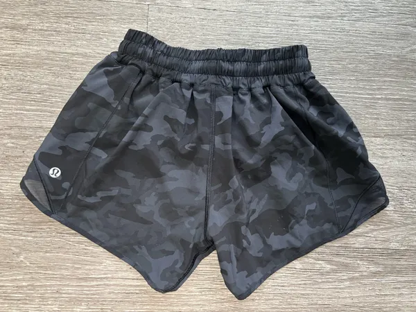 Lululemon Hotty Hot Shorts Incognito Camo Multi Grey / Black 4” Size 2 Tall - Image 4