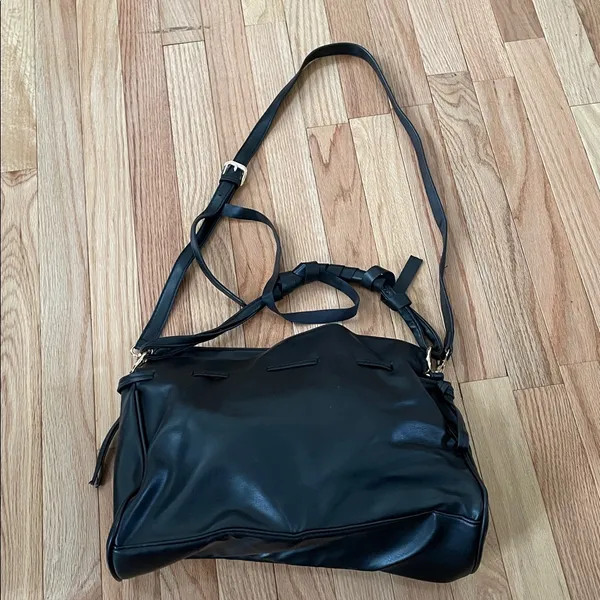 Badgley Mischka Black Faux Leather Shoulder Bag Minimalist Classic Everyday - Image 4