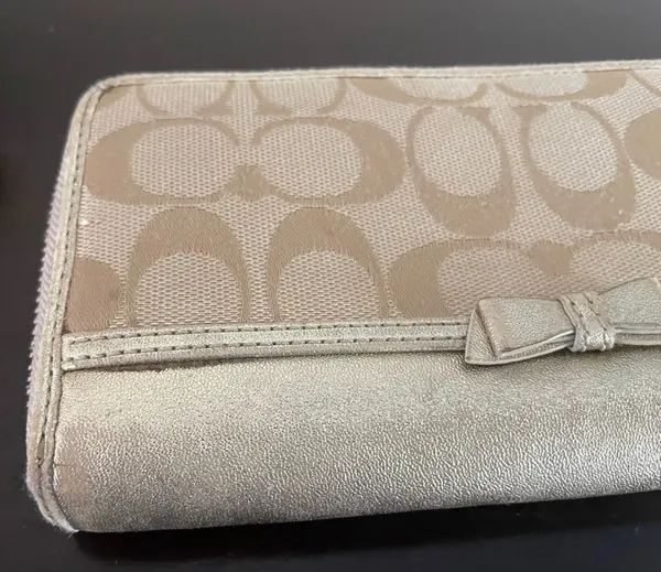 Coach Khaki Wallet - Image 13
