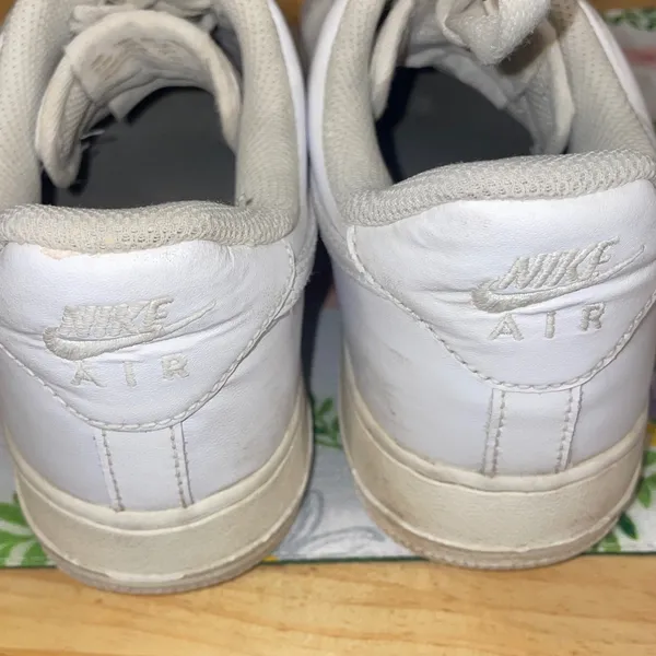 Nike Air Force 1 07 Low Womens White Sneakers Size 8.5 - Image 3