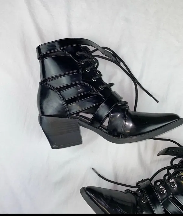 Boots Black Size 7 - Image 4