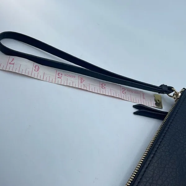 Juicy Couture wristlet animal print minimal wear faux leather. - Image 6