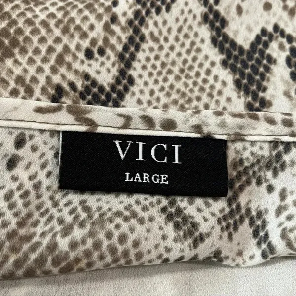 VICI‎ Women's Snake Print V Neck Balloon Sleeve Top Large | EUC - Image 6