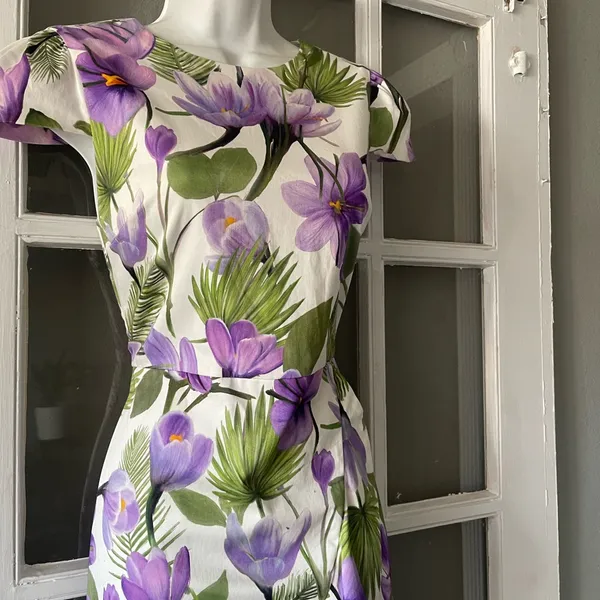 Alice‎ + Olivia Kirby Faux-Wrap Floral Flounce Dress - Image 6