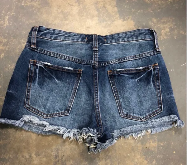  free people short button Bin B17 - Image 3