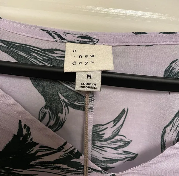 A New Day NWT Lavender Palm Top - Image 2