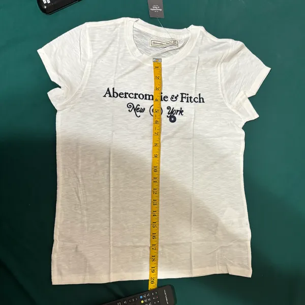 Abercrombie Women’s Cream Tee - Image 3