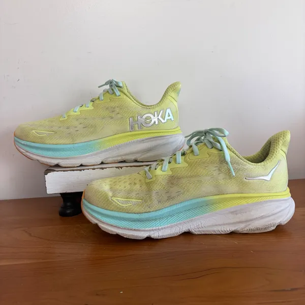 Hoka Clifton 9 Womens Running Shoes 9 Citrus Glow Yellow Blue 1127896 CGSO - Image 2
