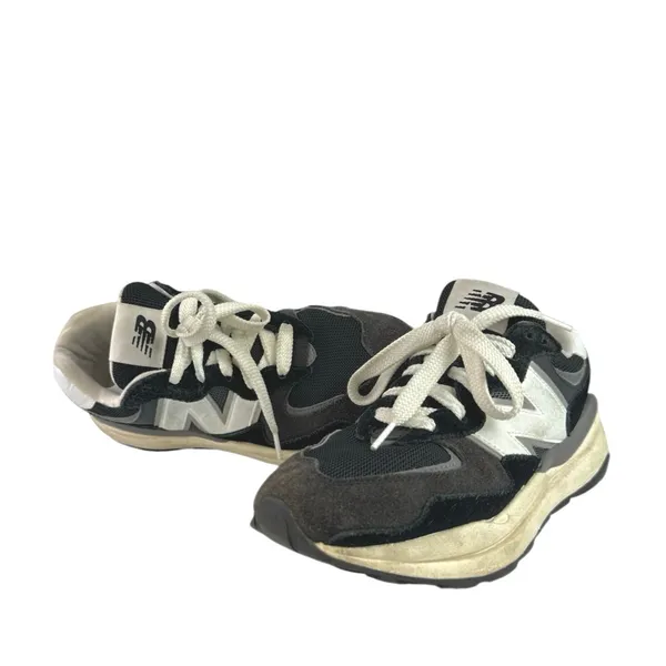 New Balance 57/40 Women's Black Gray Suede Lace Up Low Top Sneakers Shoes 8.5 - Image 5