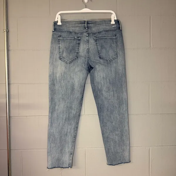 MOTHER The Dropout Jeans in Clear As Day Women’s Sz 27 Raw Hem Light Wash Cotton - Image 4