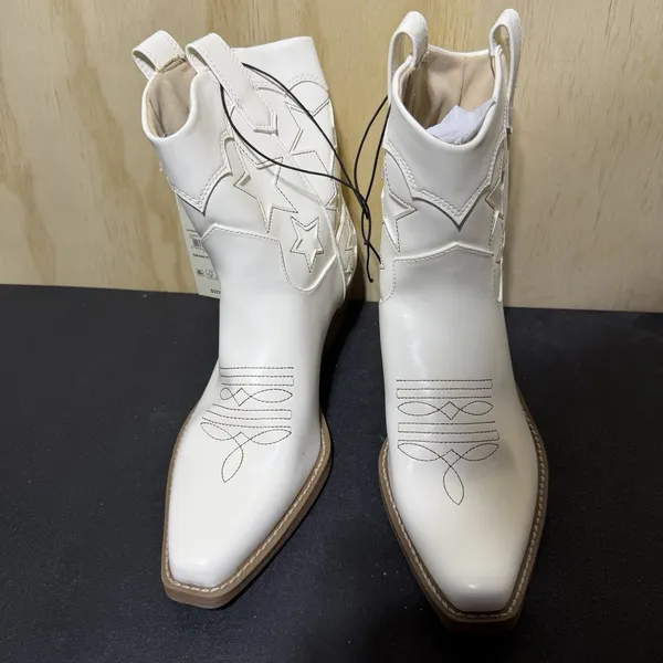 No Boundaries Western Ankle Cowgirl Boots Booties Star Embroidered Memory Foam 8 - Image 2