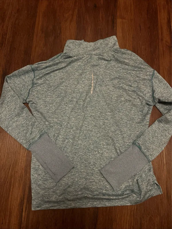 Nike Dri-Fit Running Long Sleeve Women’s Medium - Image 3