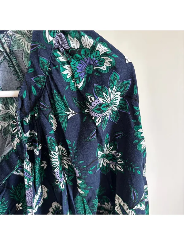 Loft EUC Women's Floral Shirred Tie Neck Blouse Long Sleeve Blue Size L - Image 4
