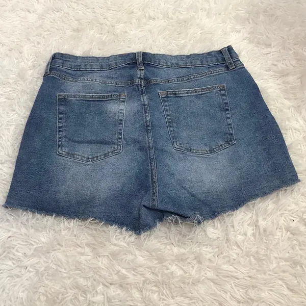 Wild Fable Highest Rise Mom Shorts‎ Distressed Raw Hem 16 - Image 2