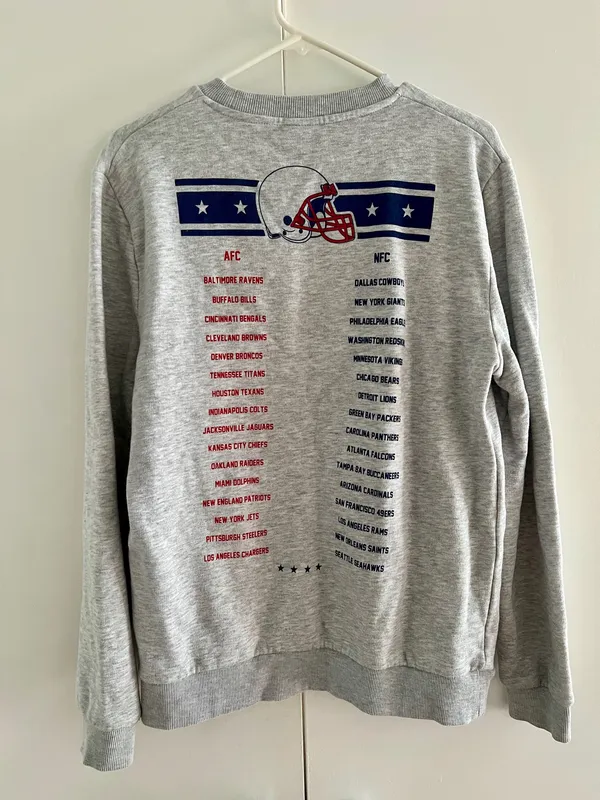 asos nfl grey crewneck sweatshirt size medium - Image 5
