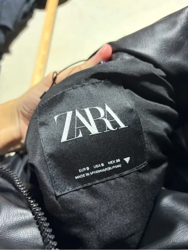 Zara Black Puffer Vest Jacket faux leather small - Image 2