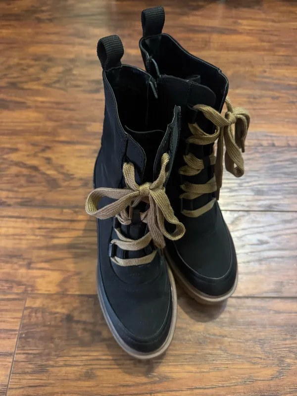 Target Winter Boots - Image 3
